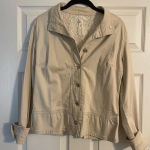 Women’s medium white/ivory jacket. Worn twice, great condition.
